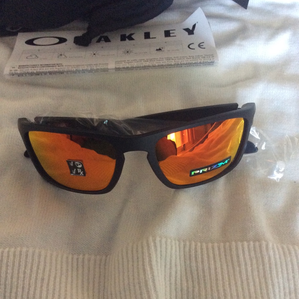 OAKLEY Sliver Stealth matte black W/ Prizm Ruby.